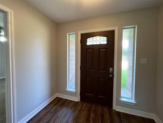 Photo - 16510 Oxnard Ln