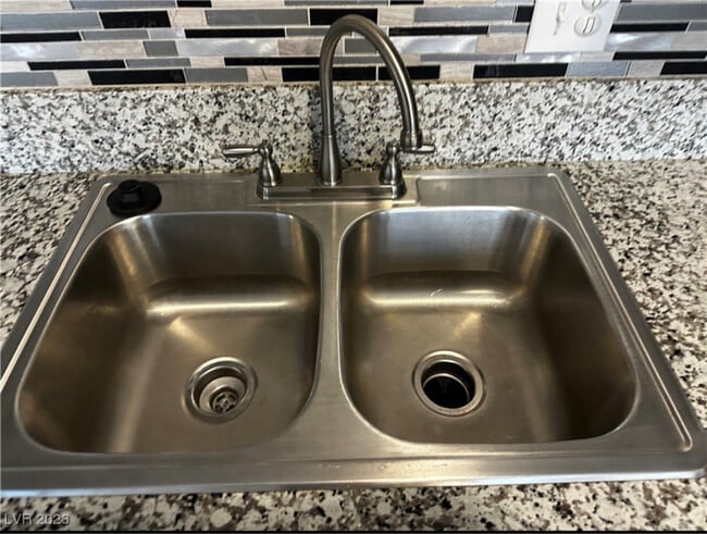 Photo - 3915 Cll Tereon