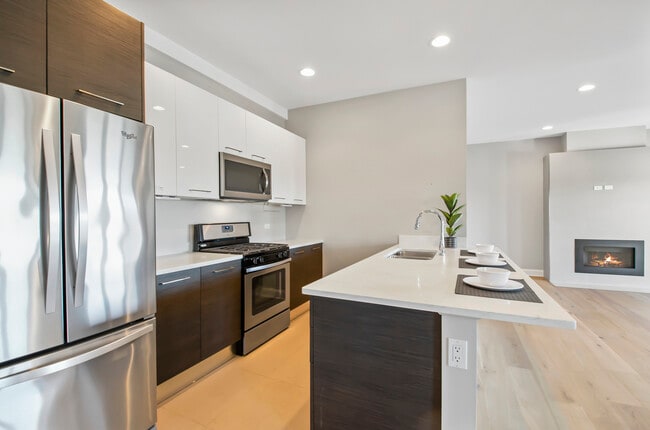 Photo - 833 Laurel Ave