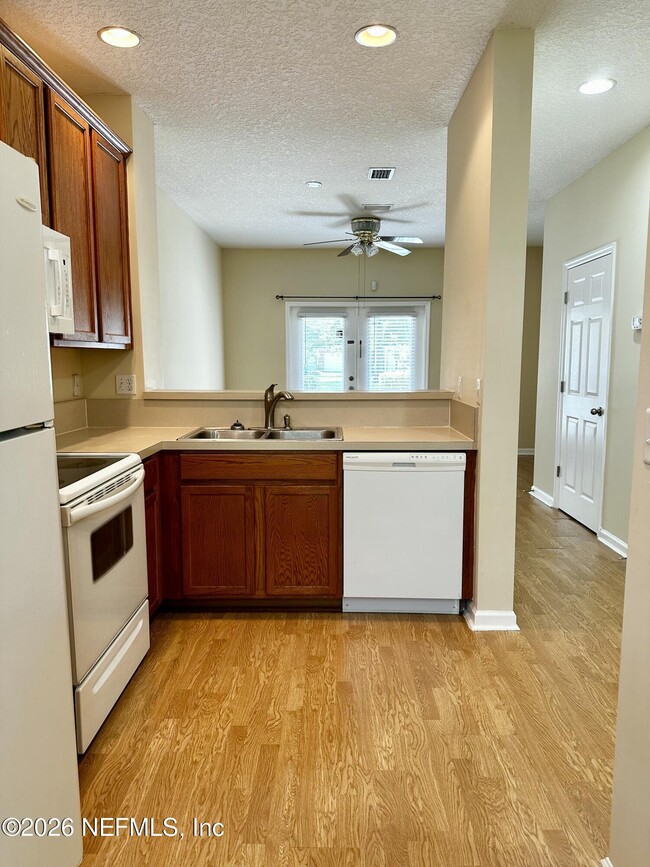 Photo - 1496 Fieldview Dr