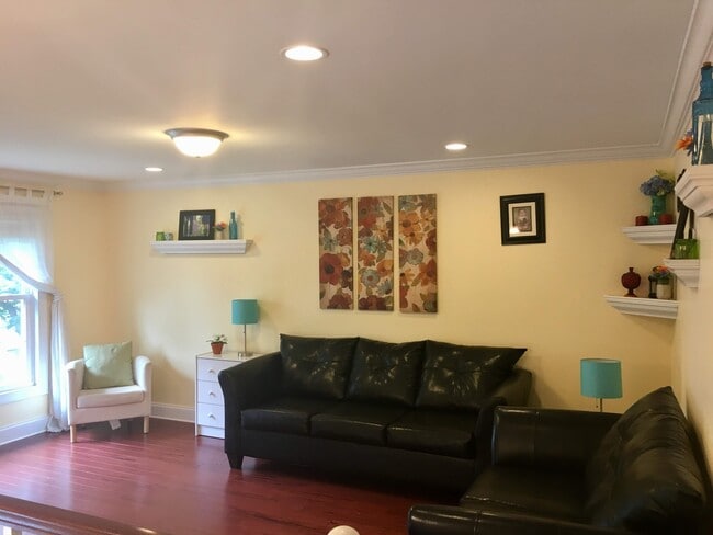 upstairs living rom - 2527 Vivaldi Ln