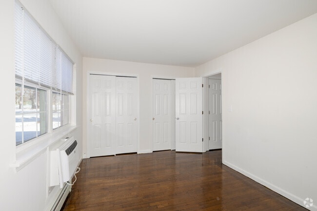 1BR, 1BA - w/Basement - 1,650SF - Bedroom