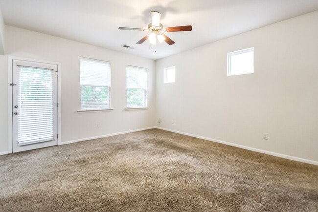 Photo - 464 Lobdale Falls Dr