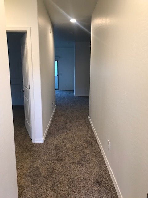 Building Photo - 3 bedroom 2 bath Home in Villas on Elm Contact Property Pros Property Managment 928-634-7710