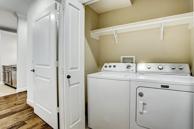 Building Photo - 2203 Dorrington St Unit 108 Rental