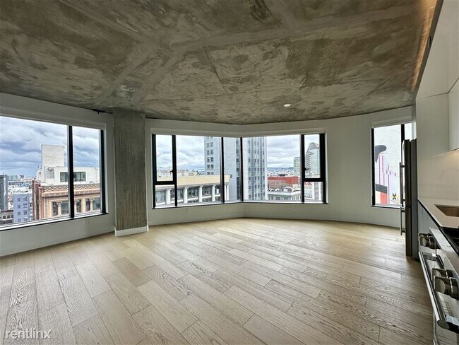 Photo - 960 Market St