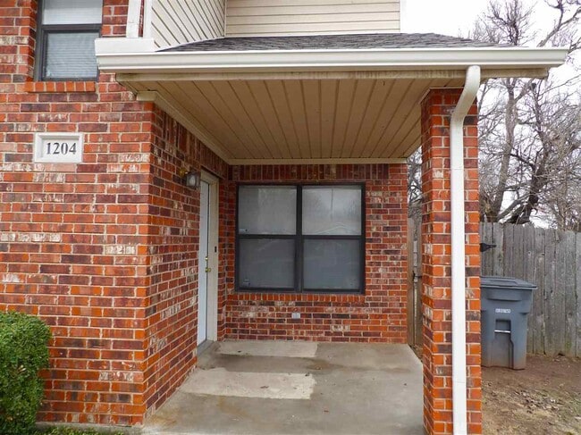 Photo - 1204 NW Columbia Ave
