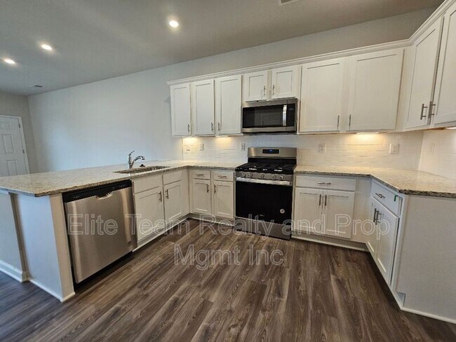 Photo - 5416 Kinsbridge Dr
