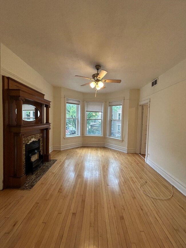 Building Photo - 3701 N Damen Ave Unit 2