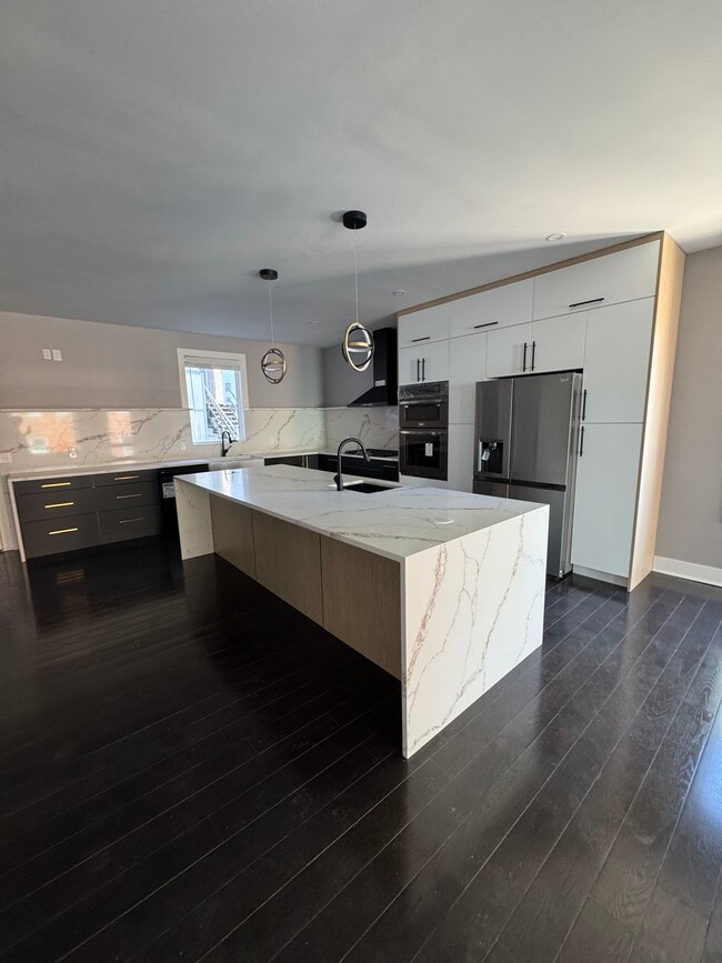 Photo - 3115 Brereton St