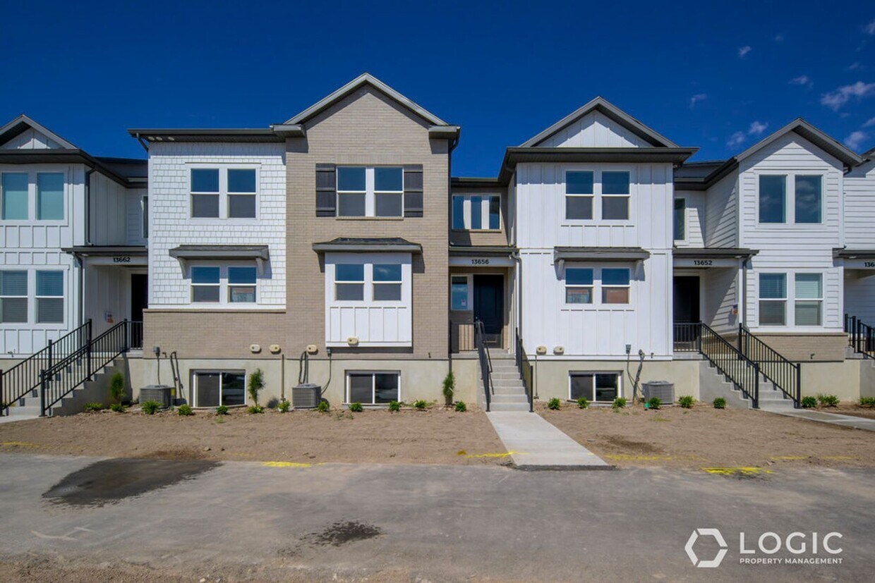 Brand New Beautiful Townhome in Riverton! - Brand New Beautiful Townhome in Riverton!
