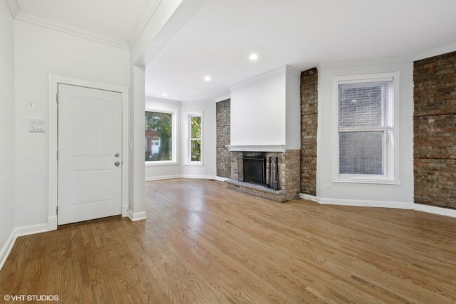 Photo - 862 W Newport Ave