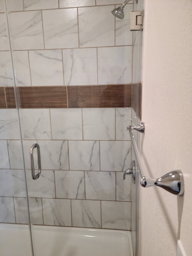 Photo - 22806 Shady Forest Dr Unidad A