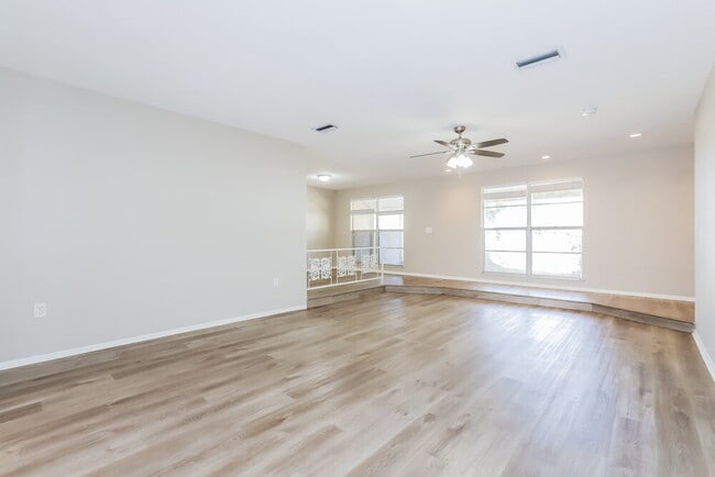 Photo - 144 Shelley Dr