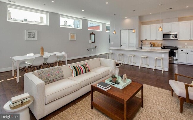 Photo - 3542 Warder St NW