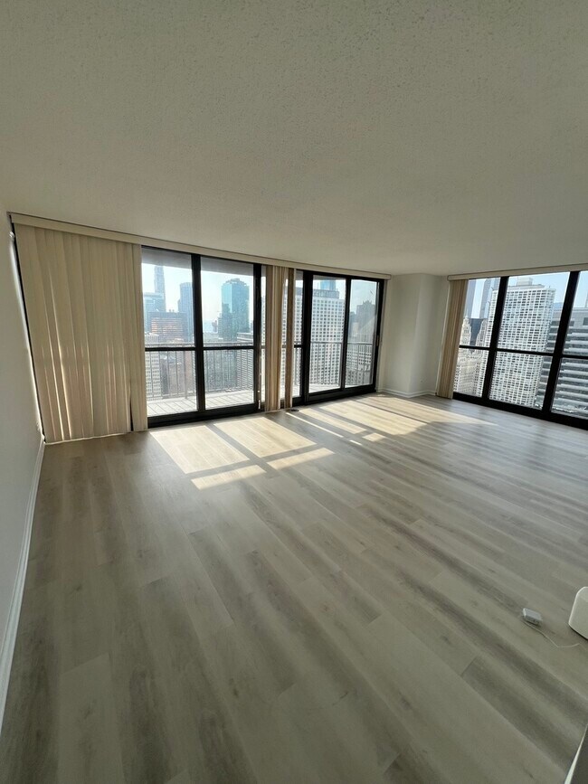 Photo - 10 E Ontario St Unit 4102