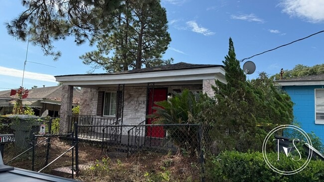 Photo - 1129 Darwin St