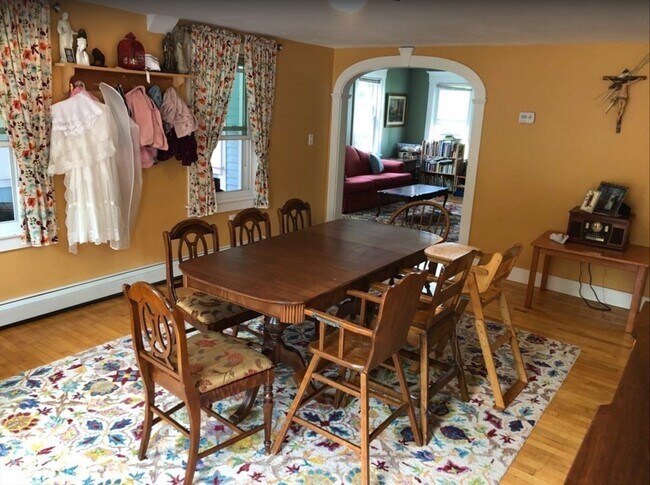 Photo - 72 Ash St