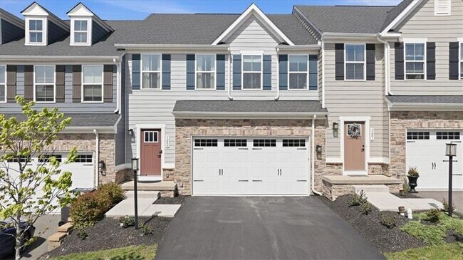 Photo - 5203 Spruce Rd