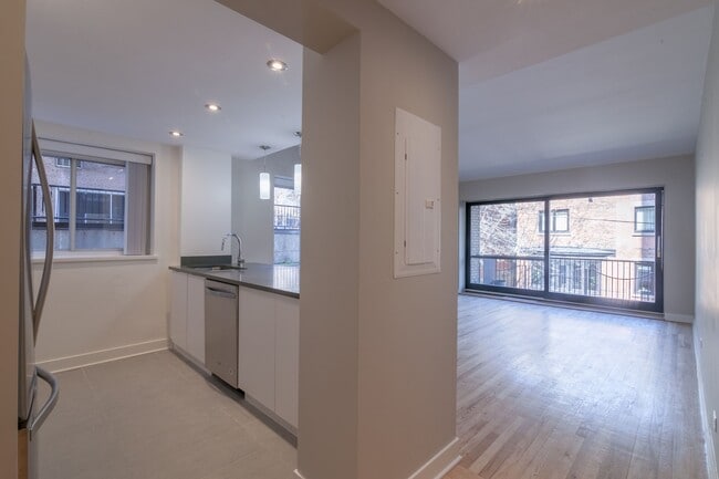 Photo - 3435 Rue Drummond Unité 24