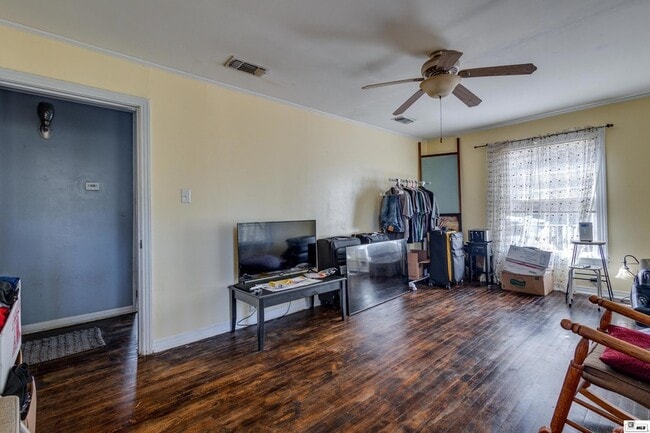 Photo - 1235 Henry Rd