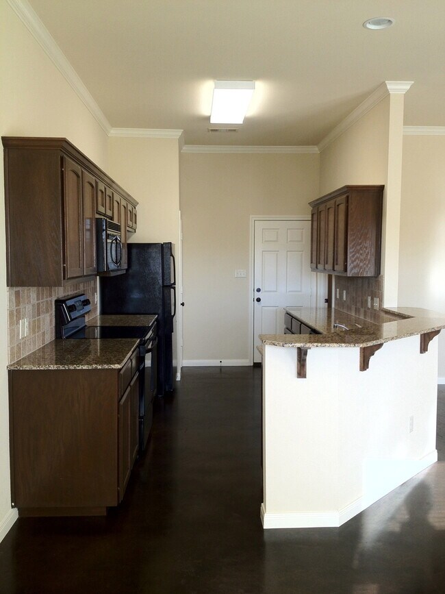 Photo - 3BR / 2BA Duplex in Hewitt, Texas | Midway...