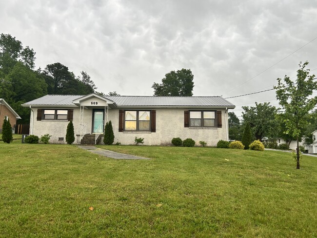 Photo - 509 S McCrary St House