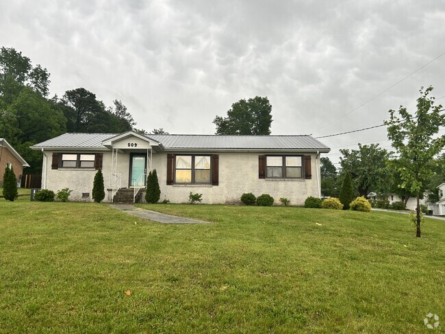 Building Photo - 509 S McCrary St Rental