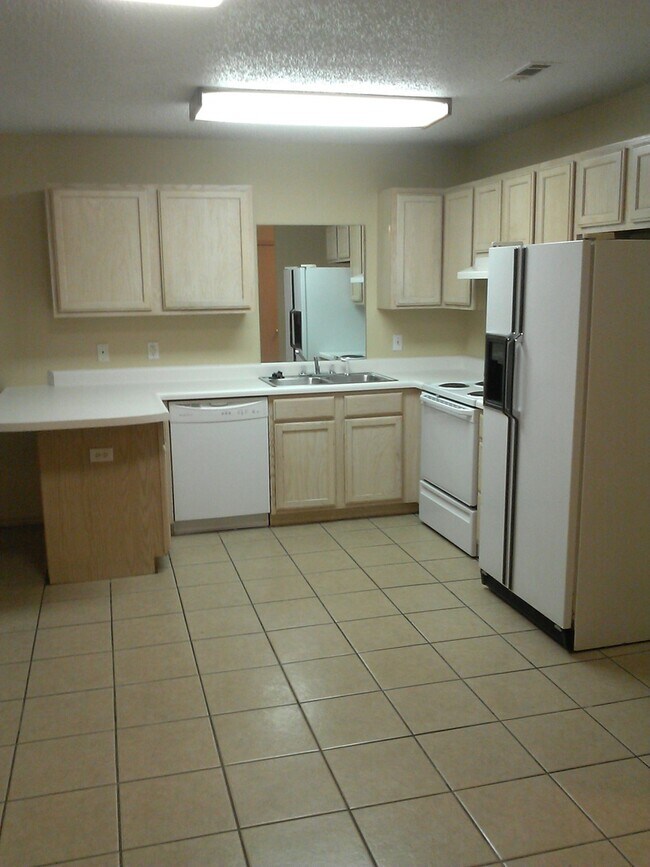 Photo - 182-184 Southwinds Drive Unit 184 Southwinds Drive