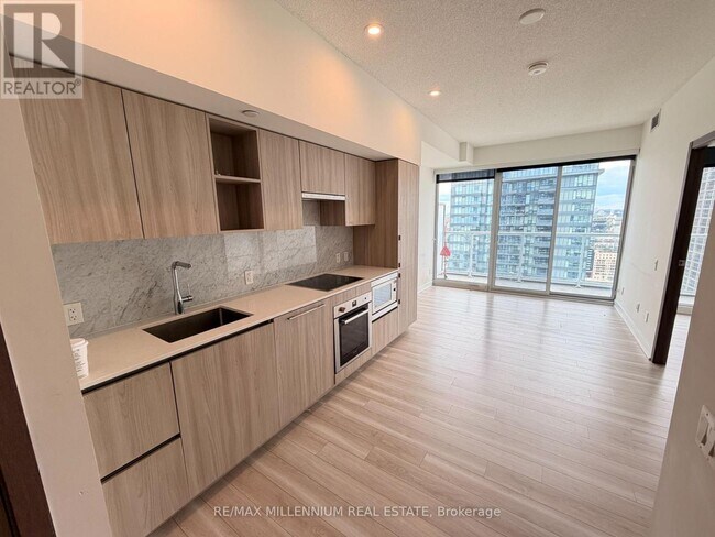 Photo - 17 Bathurst St Unité 3209