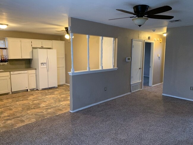 Photo - 411 NE 27th St