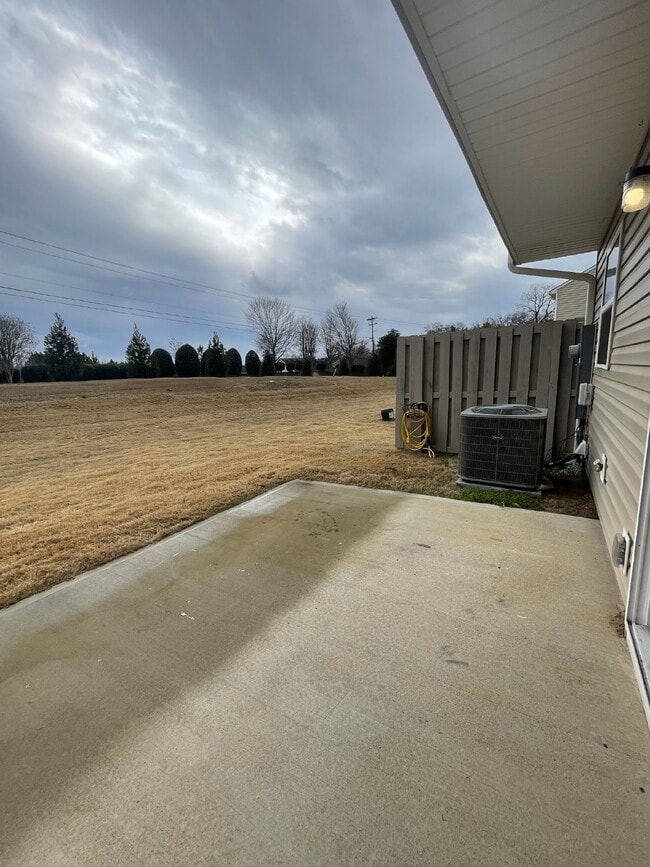 Building Photo - Charming 3 Bed, 2.5 Bath Rental in Anderson, SC - Perfect for Your Family!