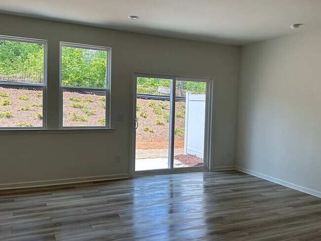 Photo - 169 Parker Ln