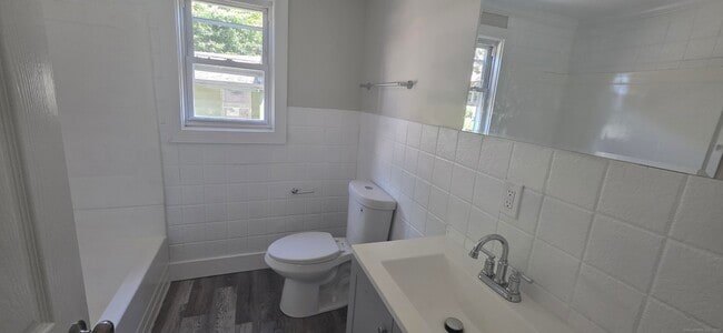 Photo - 235 Starr St Unidad 1