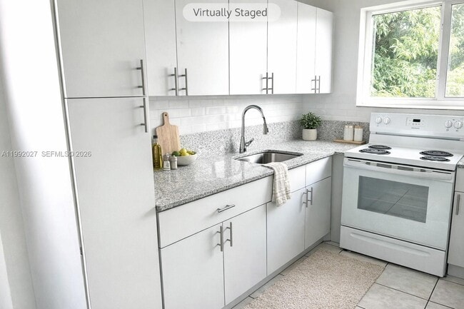 Photo - 2121 SW 4th St Unit 2