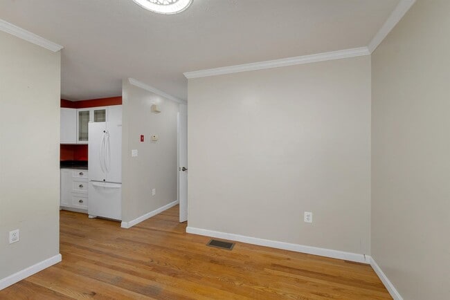 Photo - 32 Suffolk, 173