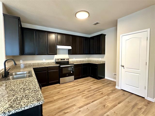 Photo - 725 Hartsfield St