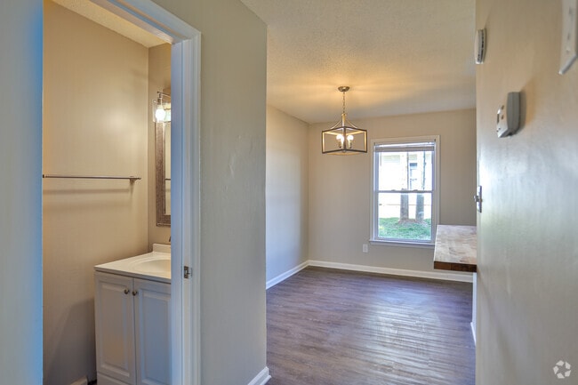 2BR, 1.5BA
