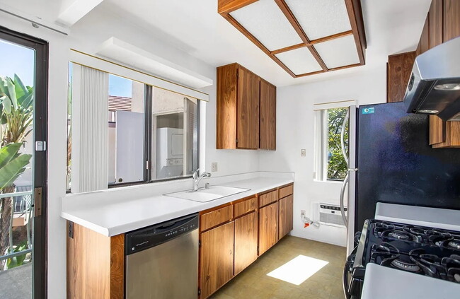 Photo - "Charming 1-Bed Retreat in San Diego – Perfectly Cozy 662 sq ft Home!"