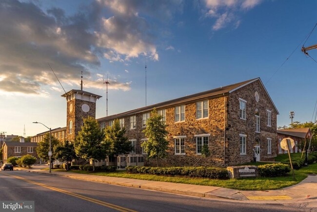 1750 Union Ave Unit 104