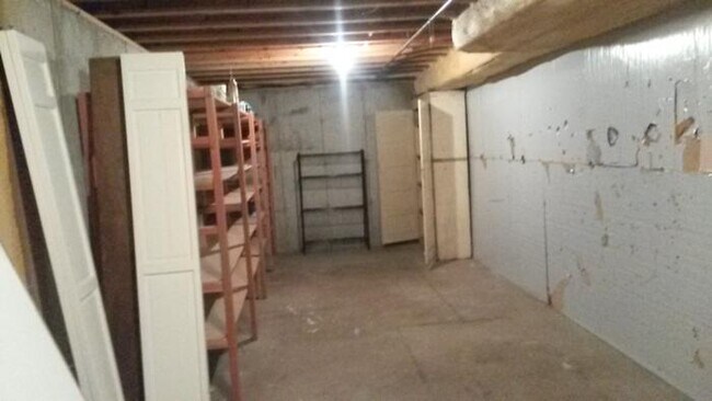 Photo - Big 6 Bedroom Single Family Home!!!