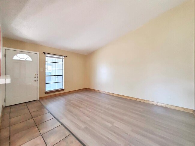 Photo - 2400 Berkett Dr