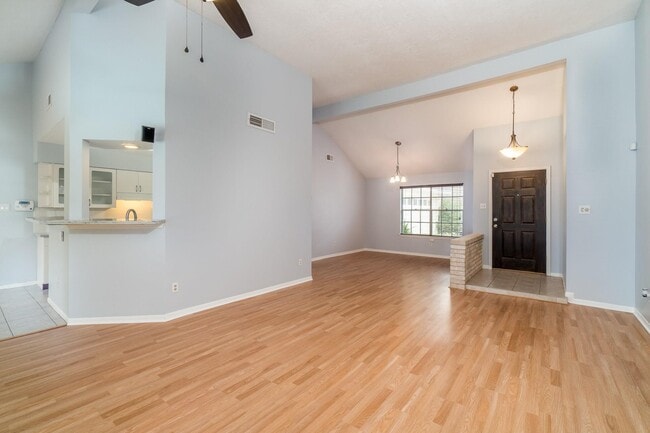 Building Photo - 15658 Pebble Lake Dr