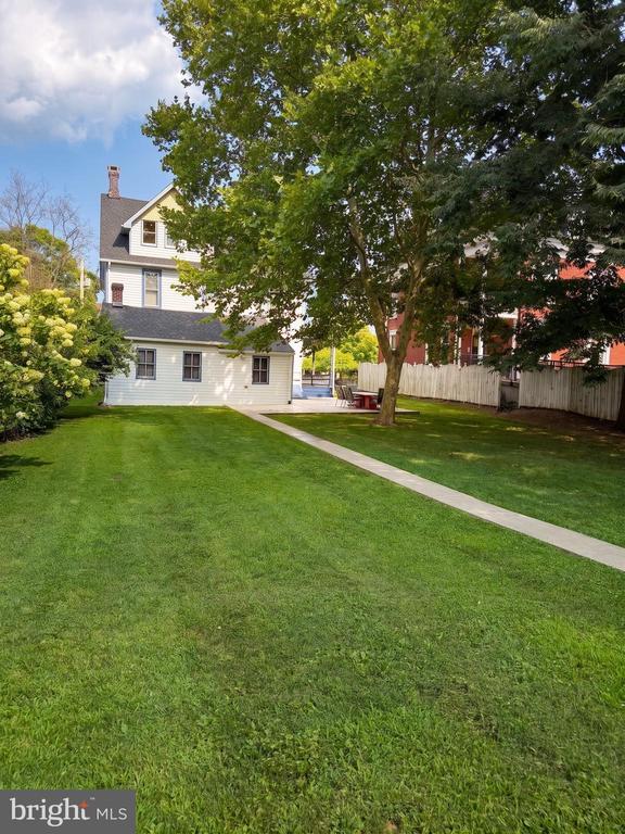 Photo - 412 Carlisle St