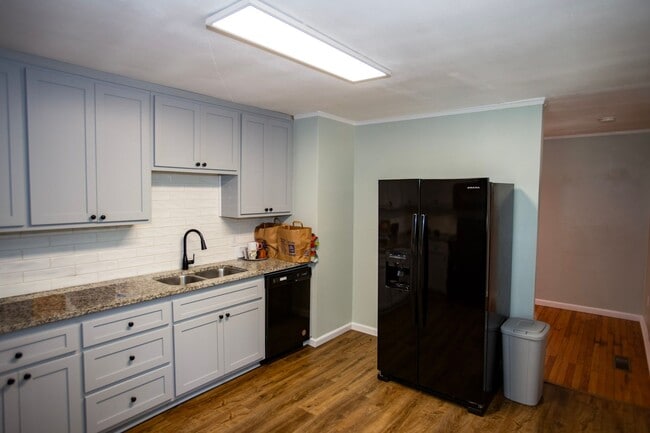 Photo - 230 Habersham Way