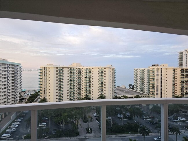 Building Photo - 3800 S Ocean Dr Unit 1518 Rental