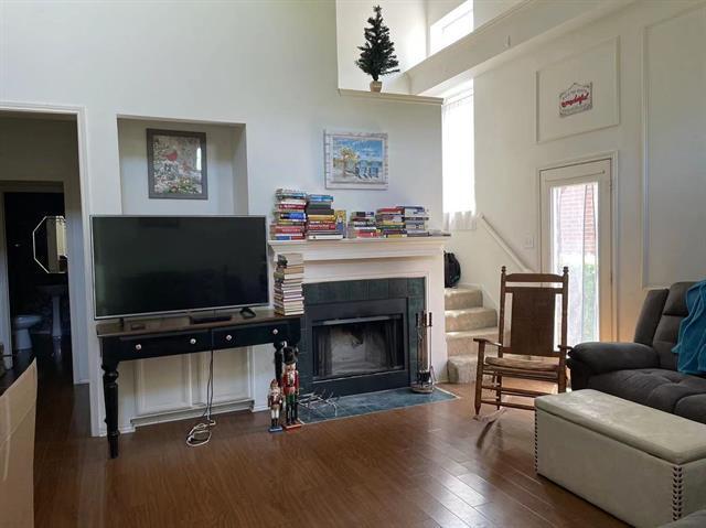 Photo - 4108 Hedgerow Dr