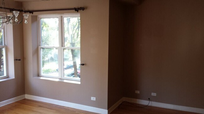 4640 N Drake Ave Unit # 2S