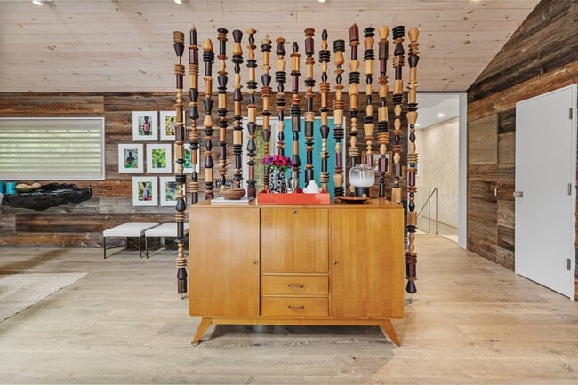 Photo - 446 Further Ln