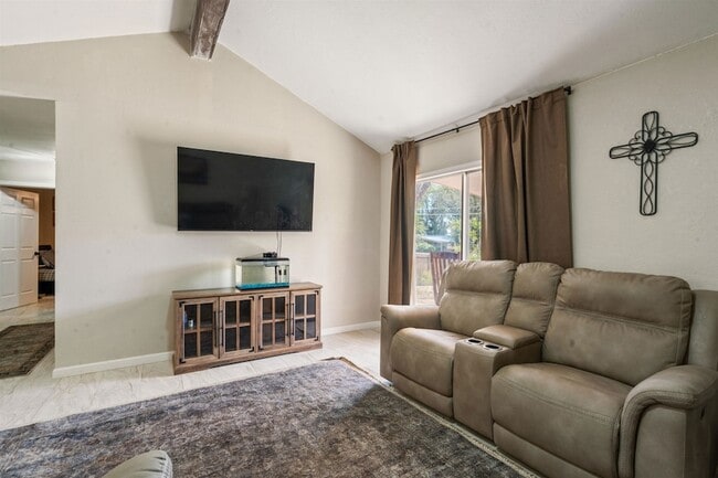 Photo - 131 Northill Dr